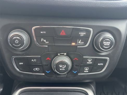 Used 2020 Jeep Compass Latitude image 17