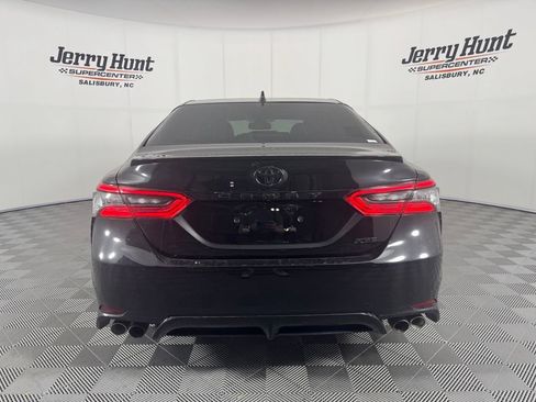 Used 2022 Toyota Camry XSE FWD image 8