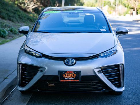 Used 2018 Toyota Mirai FWD image 2