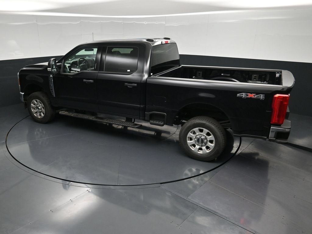 Used 2024 Ford F350 XLT AWD/4WD image 41