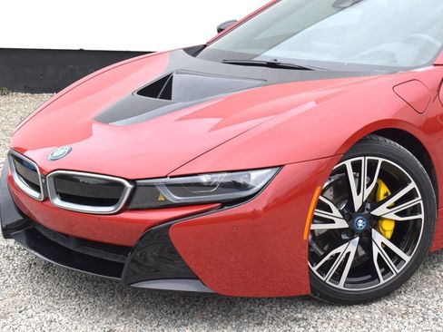Used 2017 BMW i8 image 11