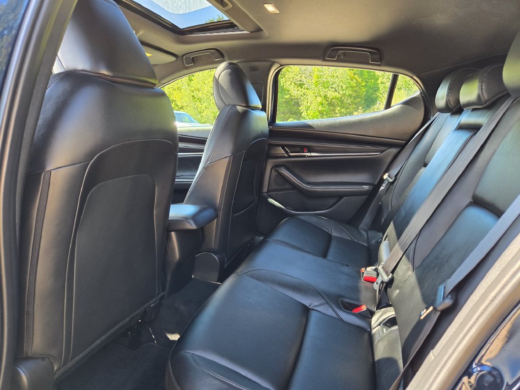 Used 2023 MAZDA MAZDA3 s FWD image 15