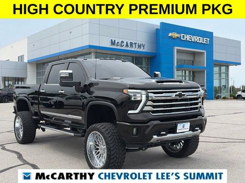 Used 2025 Chevrolet Silverado 2500 High Country w/ High Country Premium Package AWD/4WD image 1