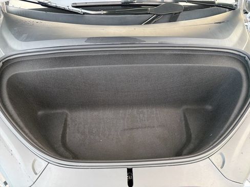 Used 2022 Tesla Model X image 11