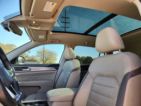 Used 2021 Volkswagen Atlas SEL Premium image 7