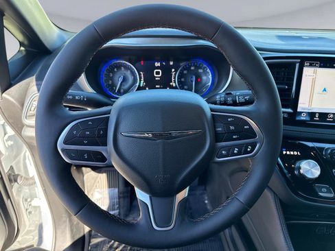 Used 2024 Chrysler Pacifica Pinnacle image 32