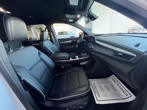 Used 2025 Buick Enclave Preferred image 18