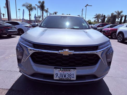 Used 2024 Chevrolet Trax LT FWD image 37