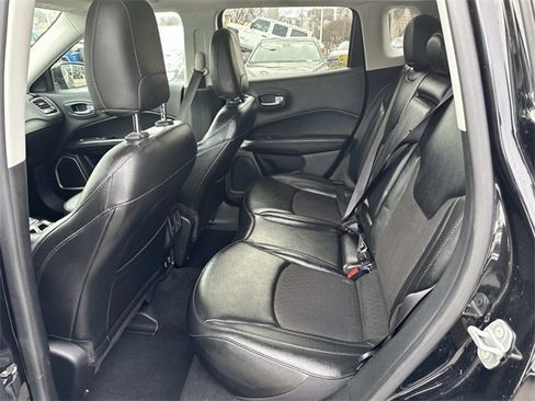 Used 2021 Jeep Compass Latitude image 12