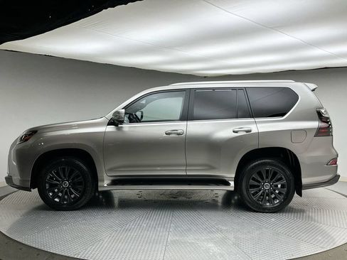 Used 2023 Lexus GX 460 Premium w/ Accessory Package AWD/4WD image 10