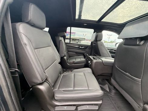 Used 2021 GMC Yukon XL Denali w/ Denali Ultimate Package AWD/4WD image 22