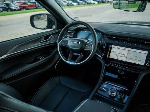 New 2026 Jeep Grand Cherokee L Limited AWD/4WD image 16