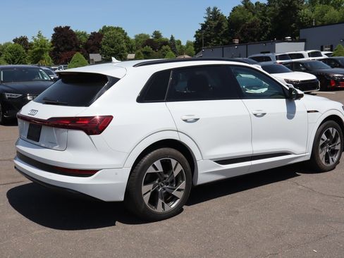 Used 2021 Audi e-tron Premium w/ Convenience Plus Package AWD/4WD image 5