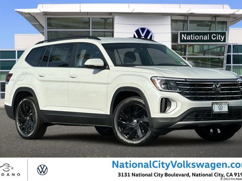 New 2026 Volkswagen Atlas SE FWD image 1