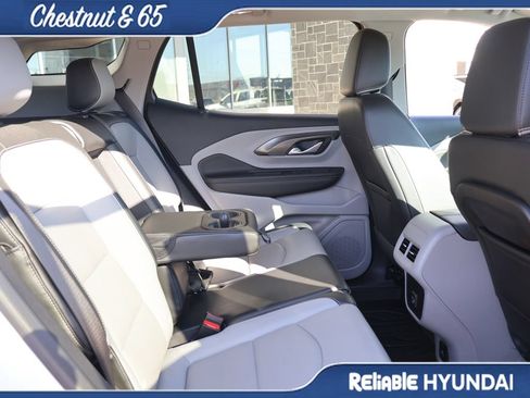 Used 2023 GMC Terrain SLT w/ Infotainment Package II AWD/4WD image 12