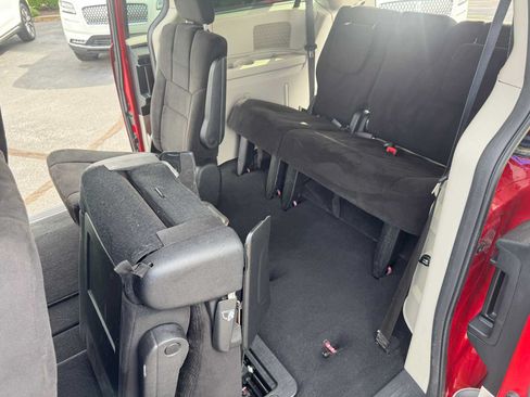 Used 2012 Dodge Grand Caravan SXT w/ Security Group FWD image 3
