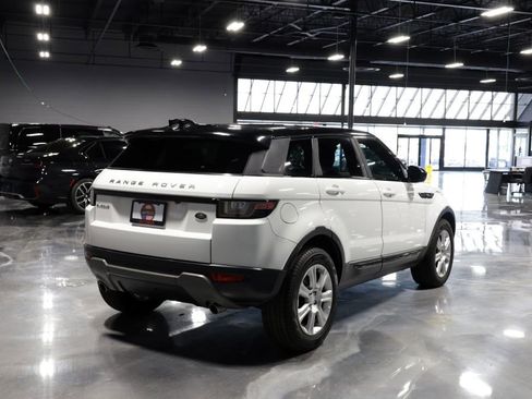 Used 2018 Land Rover Range Rover Evoque SE image 7