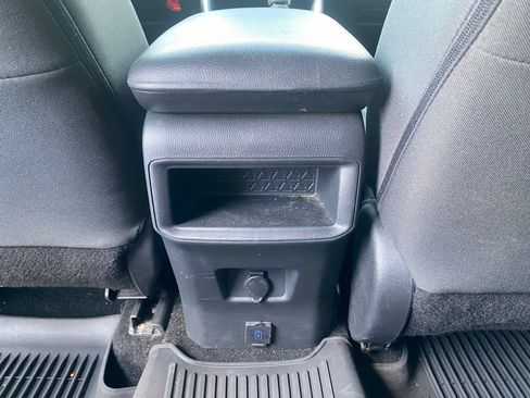 Used 2021 Toyota RAV4 LE FWD image 31
