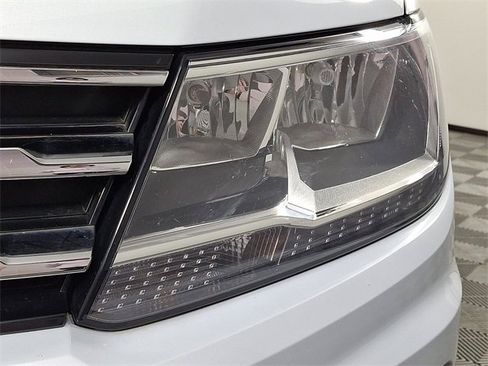 Used 2018 Volkswagen Tiguan SEL image 12