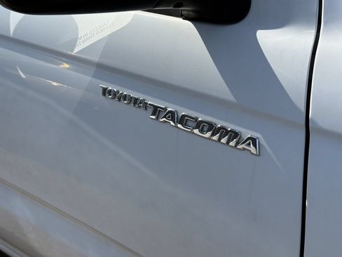 Used 2004 Toyota Tacoma PreRunner w/ Convenience Pkg RWD image 8