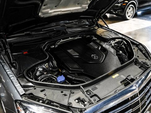 Used 2018 Mercedes-Benz S 560 4MATIC Sedan image 47