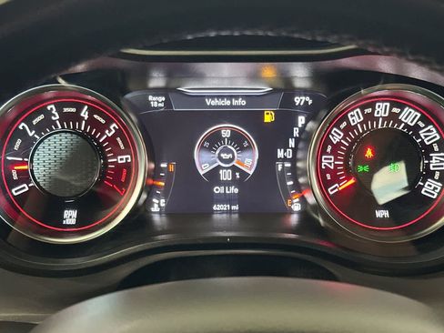 Used 2022 Dodge Challenger GT AWD/4WD image 31