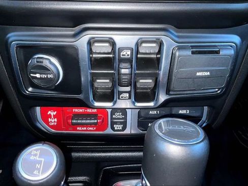 Used 2022 Jeep Gladiator Rubicon w/ LED Lighting Group AWD/4WD image 24