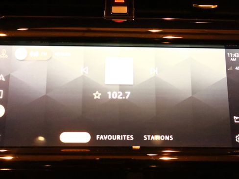 Used 2021 Land Rover Discovery Sport S image 31