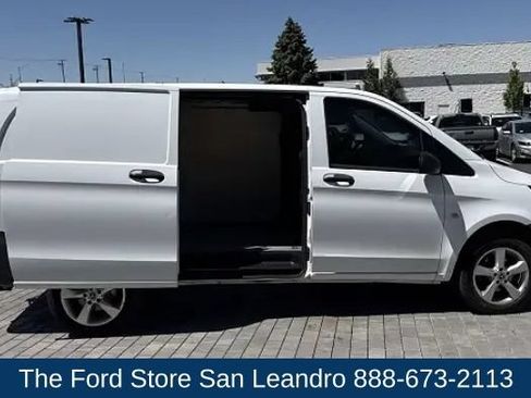 Used 2023 Mercedes-Benz Metris image 5