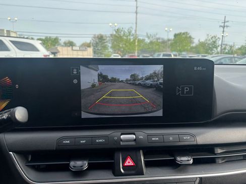 Used 2025 Kia K4 LXS image 23