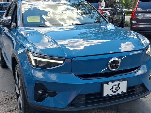 Certified 2023 Volvo C40 P8 Recharge Ultimate w/ Protection Package Premier AWD/4WD image 2