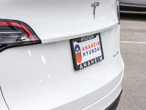Used 2022 Tesla Model Y Long Range AWD/4WD image 10