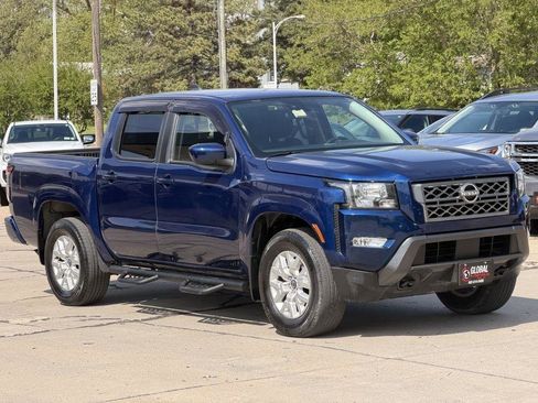 Used 2023 Nissan Frontier SV w/ SV Convenience Package AWD/4WD image 2