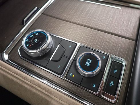 Certified 2024 Ford Expedition Limited image 17