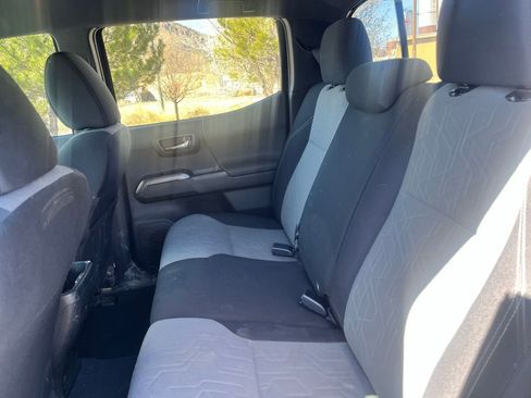 Used 2022 Toyota Tacoma TRD Sport w/ Technology Package image 13