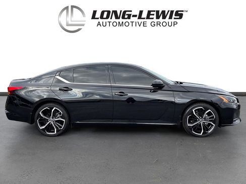 Used 2024 Nissan Altima 2.5 SR w/ SR Premium Package image 8