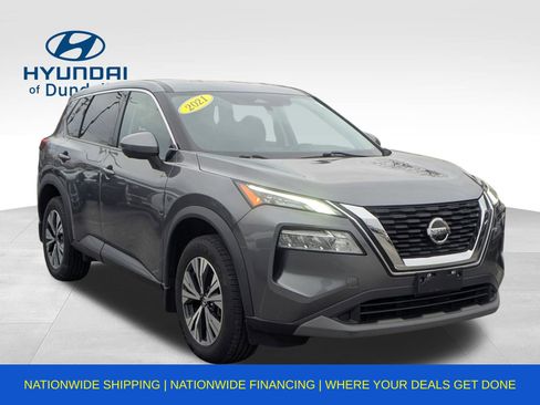 Used 2021 Nissan Rogue SV image 3