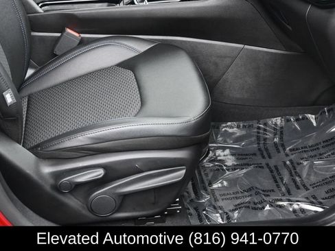 Used 2025 Jeep Compass Latitude w/ Altitude Special Edition AWD/4WD image 7