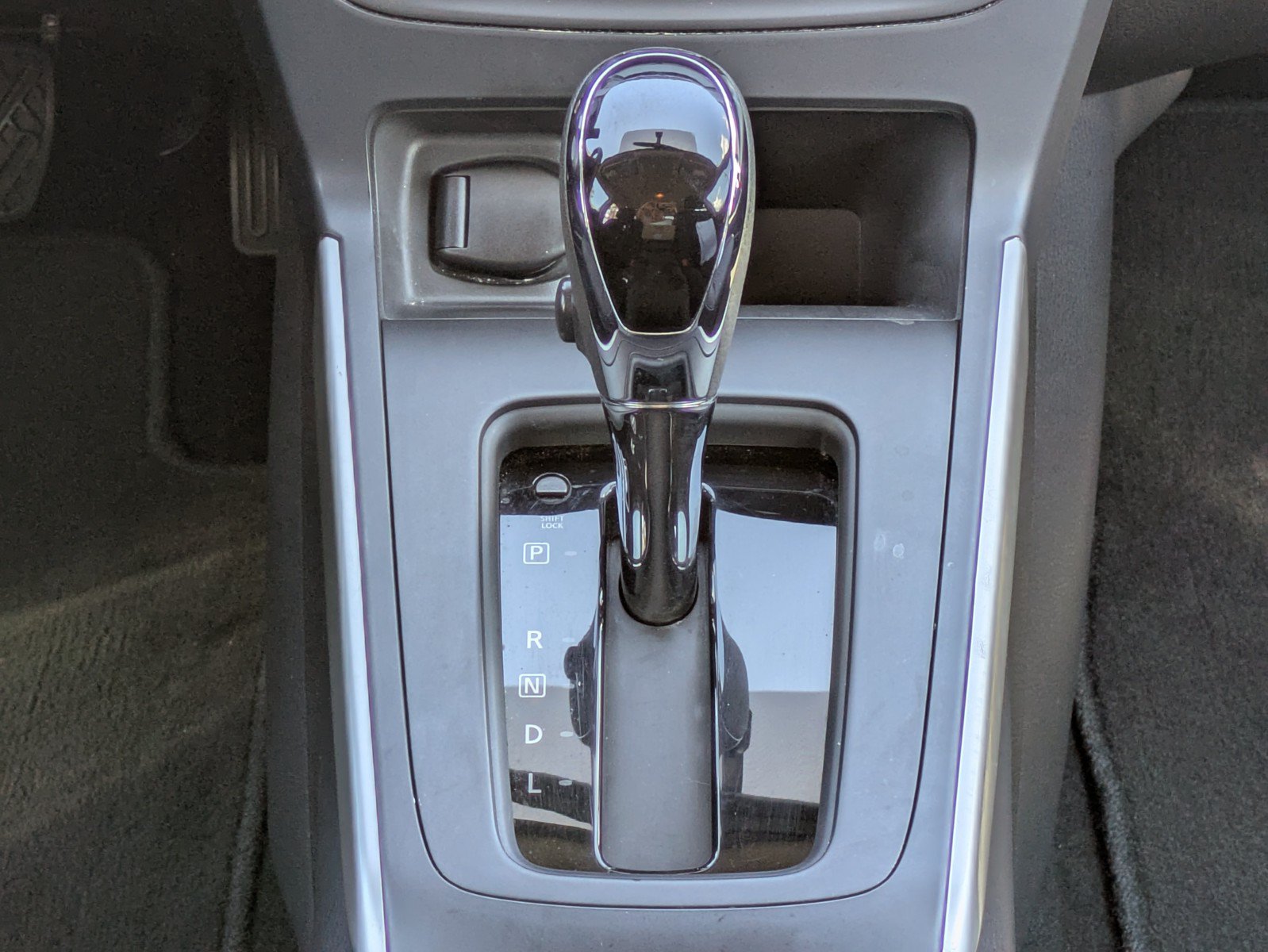 Used 2019 Nissan Sentra SV w/ Exterior Package FWD image 15