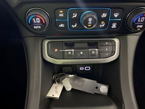 Used 2023 GMC Acadia SLE w/ Driver Convenience Package FWD image 48