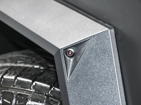 Used 2024 Tesla Cybertruck AWD Crew Cab image 15