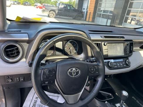 Used 2017 Toyota RAV4 Limited AWD/4WD image 9