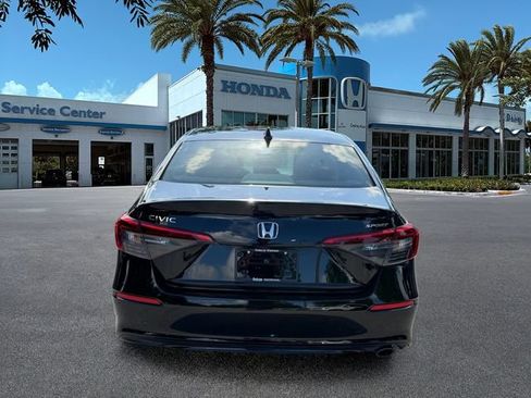 Used 2023 Honda Civic Sport image 7