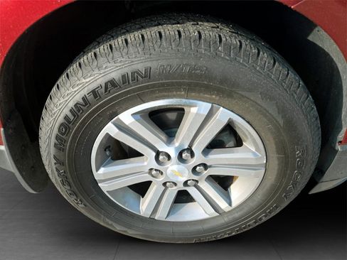 Used 2015 Chevrolet Traverse LT image 34