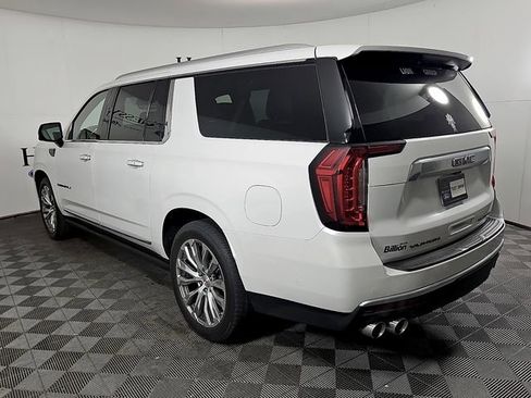 Used 2023 GMC Yukon XL Denali w/ Denali Reserve Package AWD/4WD image 7