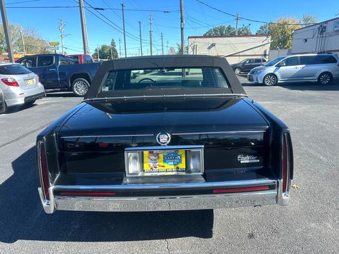 Used 1993 Cadillac Fleetwood image 2