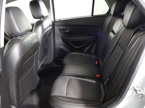 Used 2019 Chevrolet Trax LT w/ LT Convenience Package AWD/4WD image 30