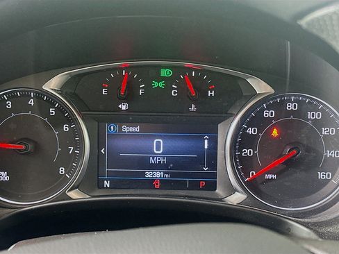 Used 2024 GMC Terrain SLE image 18