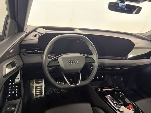 Used 2025 Audi SQ6 e-tron Premium Plus w/ Premium Plus AWD/4WD image 16