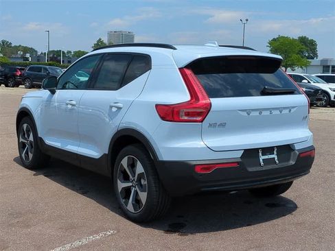 Used 2026 Volvo XC40 B5 Plus w/ Protection Package Premier image 4
